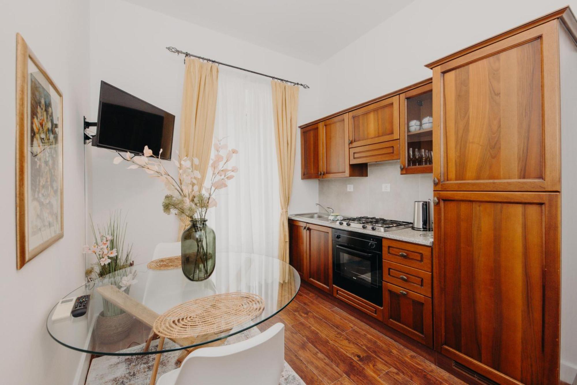 And Rossella 2 Apartament *