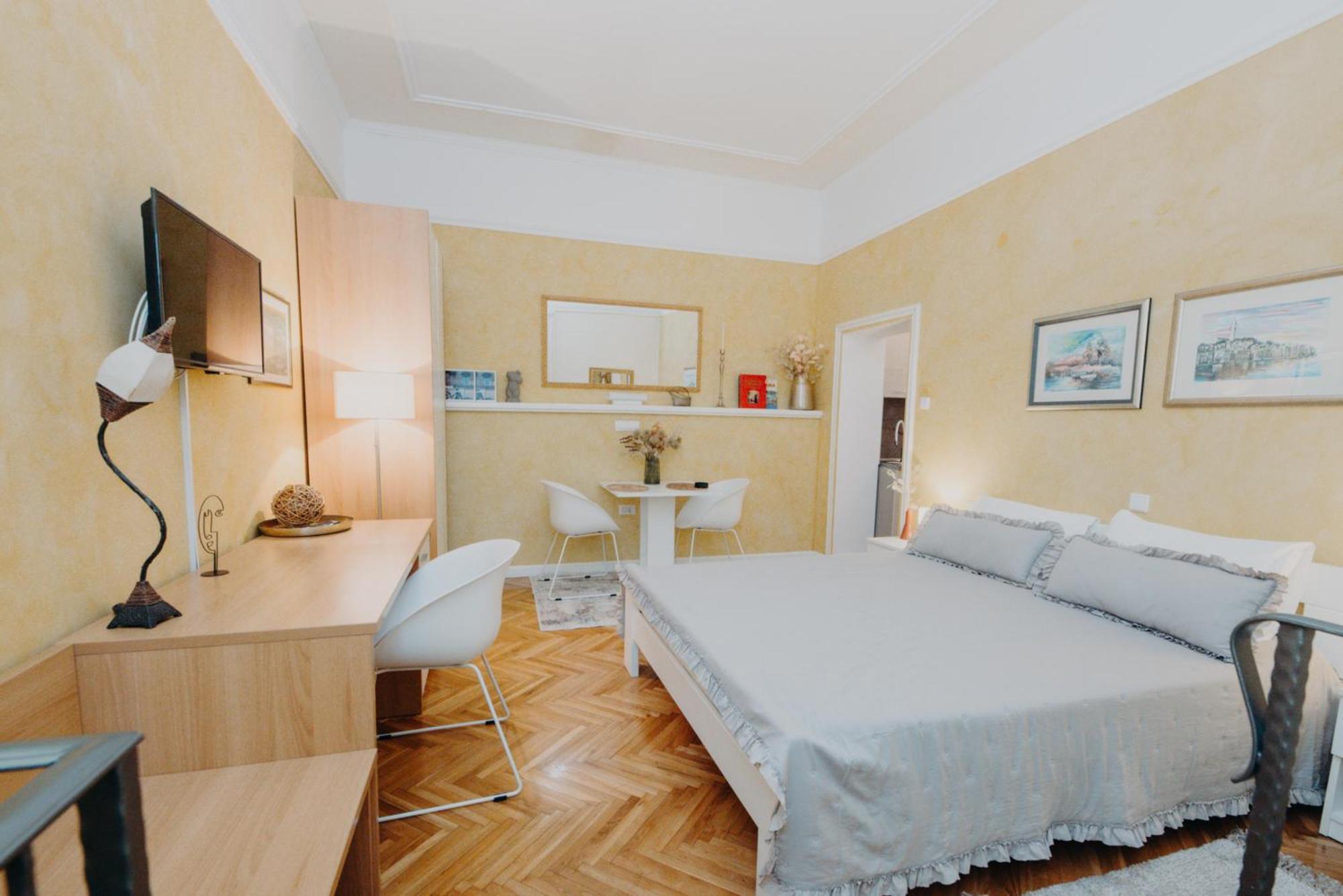 Apartment And Rossella 2