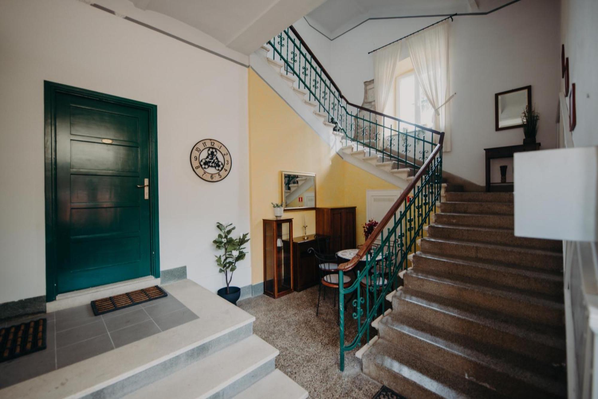 Apartment And Rossella 2 *