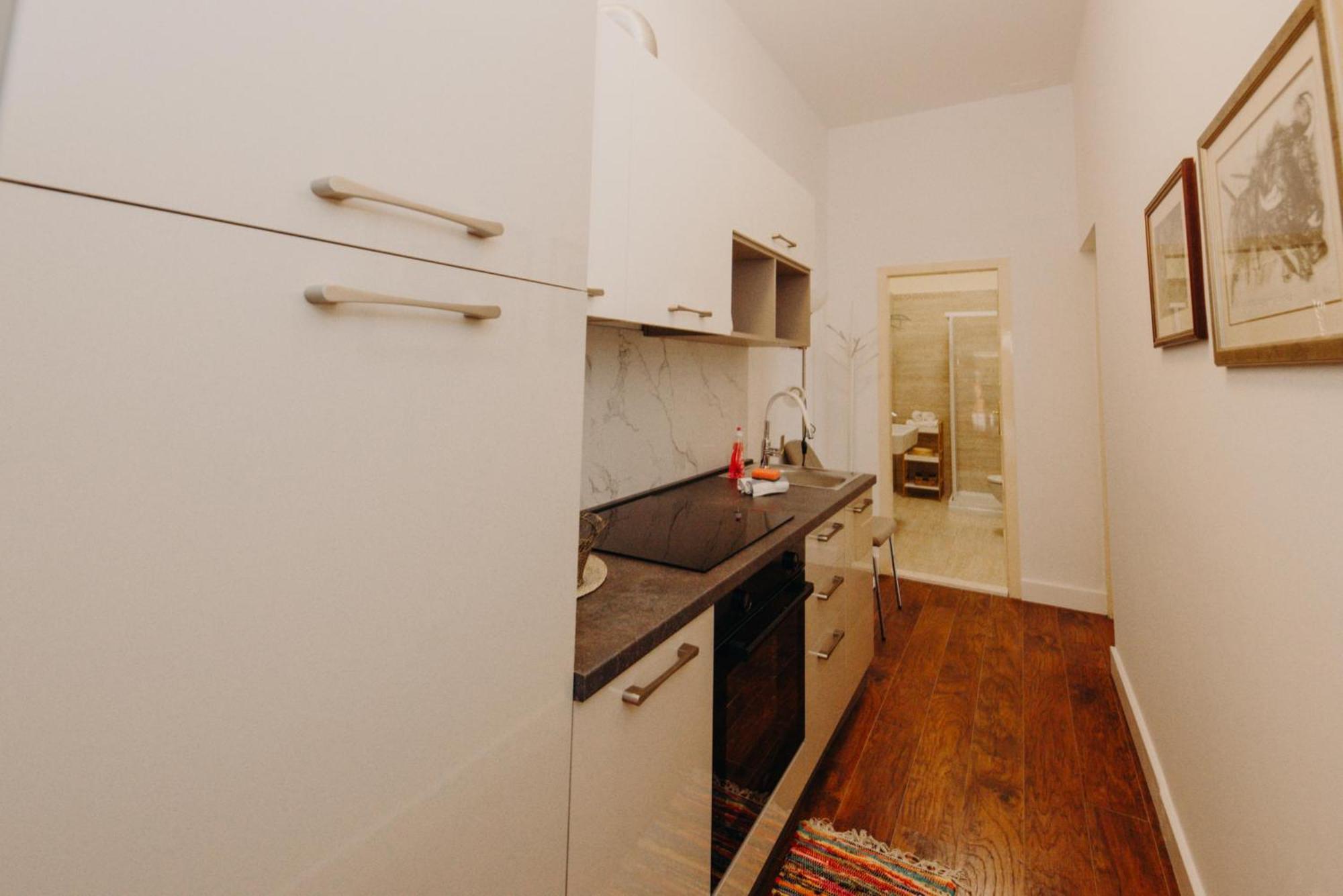And Rossella 2 Apartment