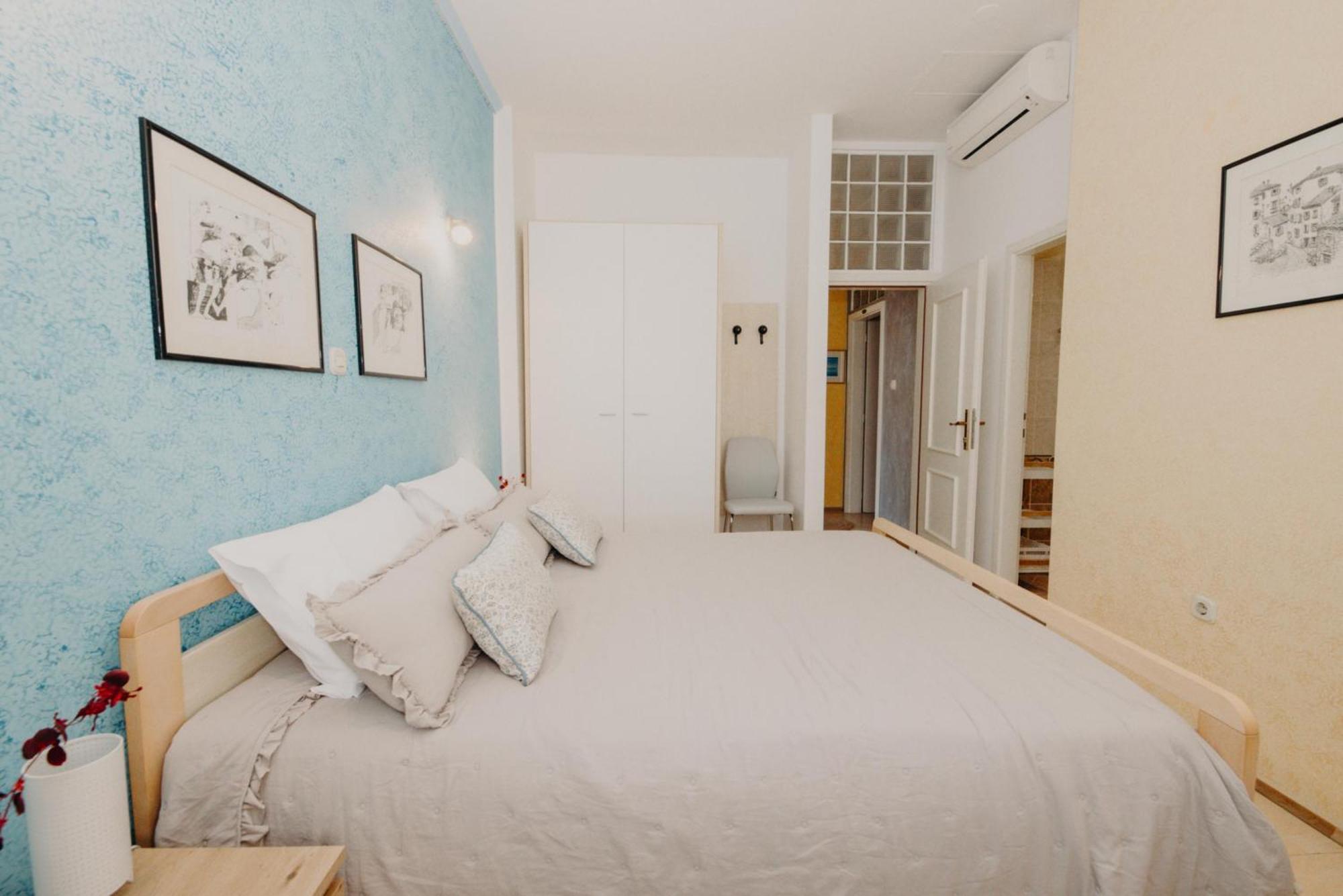 Apartment And Rossella 2