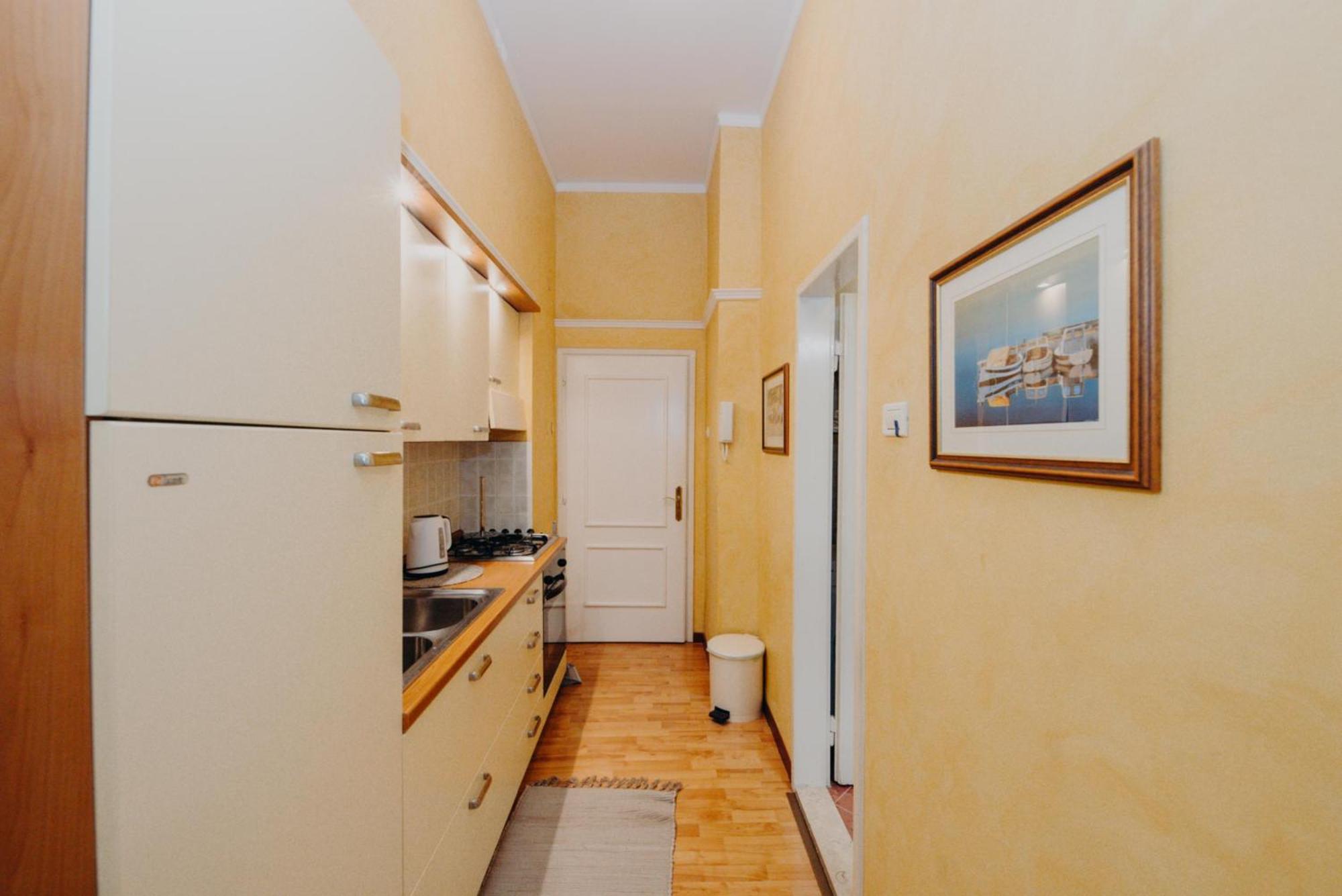 And Rossella 2 Apartment